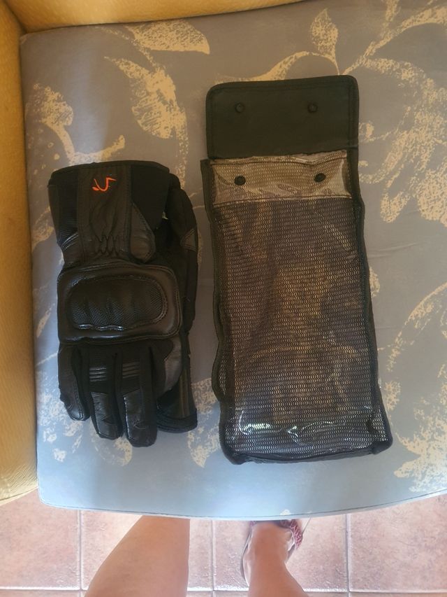 Guantes moto Hipora schoeller keprotec negros.