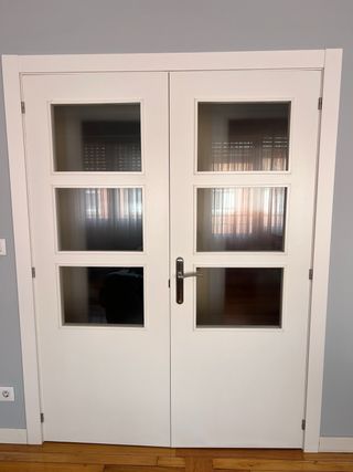 Puertas cristal blanco salón