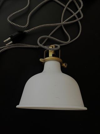 Lampara Ikea - Colgante blanca y dorada