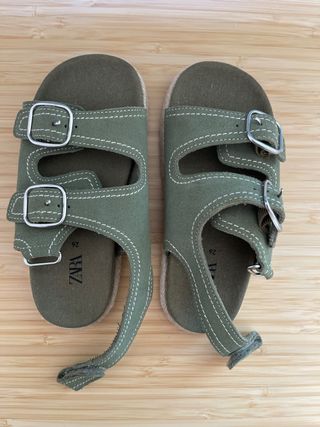 Sandalias Zara niño/a - Verde oliva