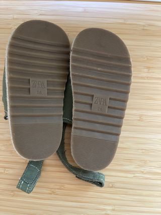 Sandalias Zara niño/a - Verde oliva