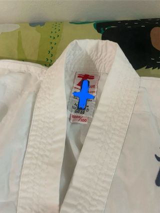 Kimono Karate con protecciones Niño talla 100
