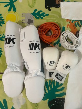 Kimono Karate con protecciones Niño talla 100
