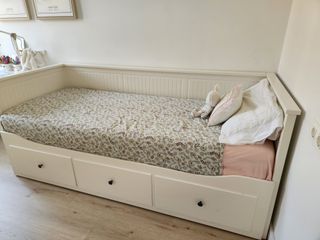 Estructura diván HEMNES Ikea 3 cajones + 1 colchón