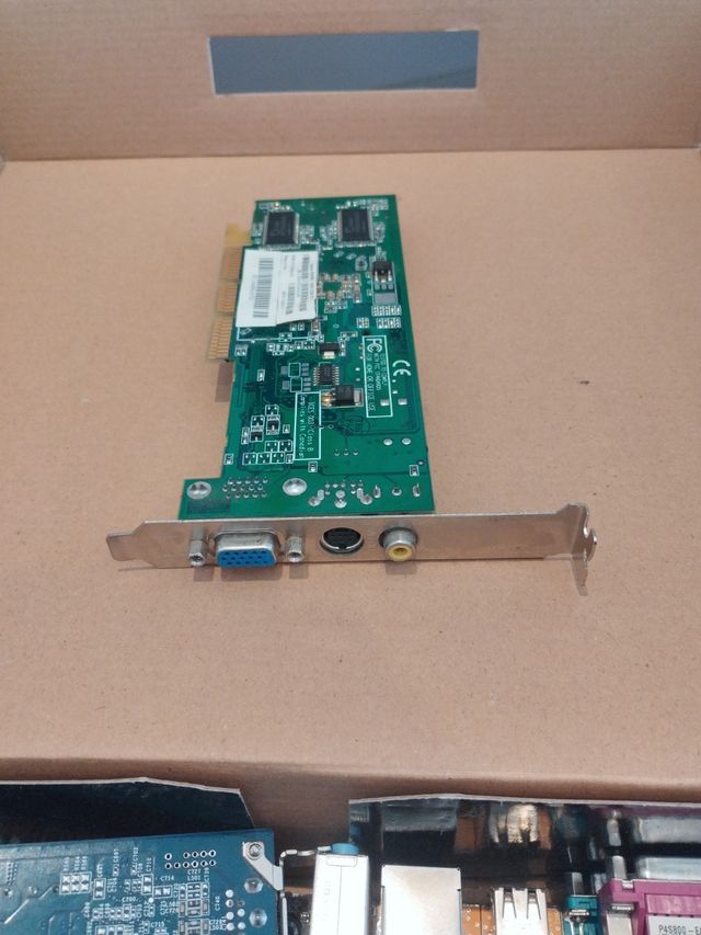 Tarjeta gráfica Radeon 9200SE 128MB