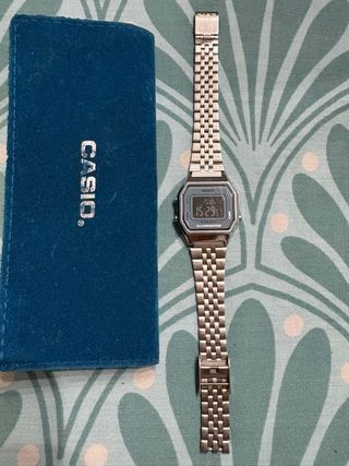 Reloj Casio LA680W plateado