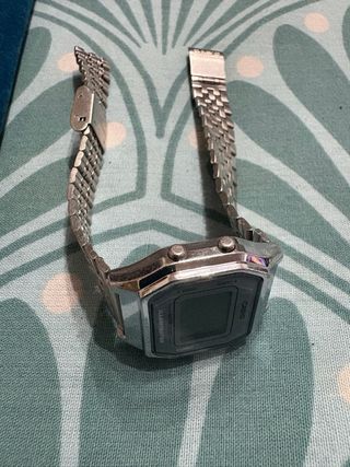 Reloj Casio LA680W plateado