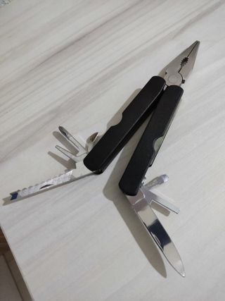 Alicates multiusos plegables