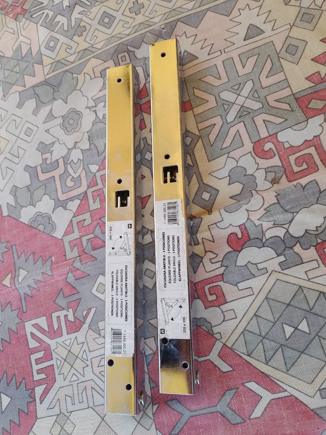 2 staffe metalliche pieghevoli