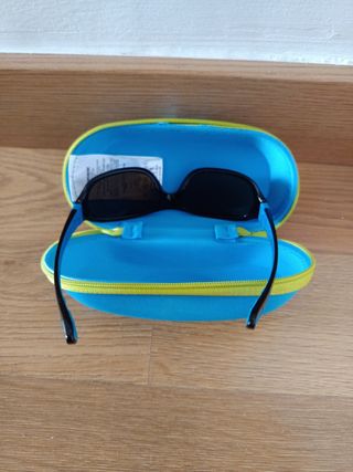Occhiali da sole polarizzati per bambini Decathlon + cover