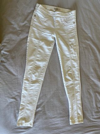 Pantalones pitillos de Stradivarius