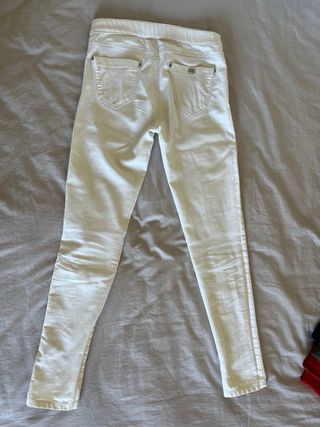 Pantalones pitillos de Stradivarius
