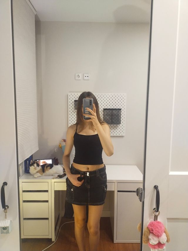 Minifalda negra Bershka talla 34