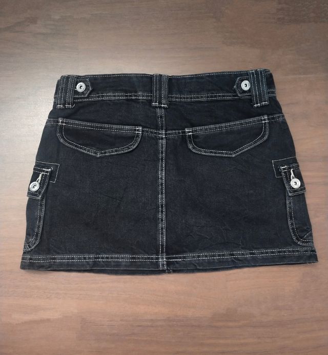 Minifalda negra Bershka talla 34