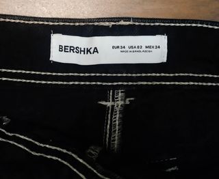 Minifalda negra Bershka talla 34