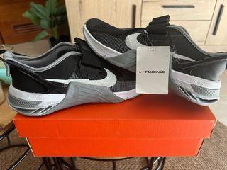 Nike Metcon 7 FlyEase - Negro/Platino