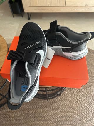 Nike Metcon 7 FlyEase - Negro/Platino