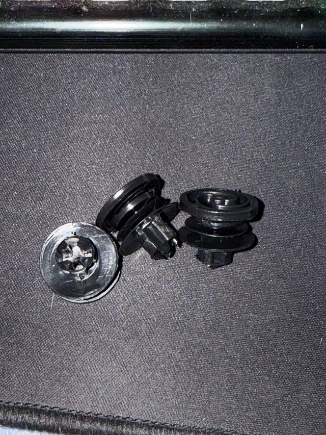 Clips tapicería - Remaches moldura interior