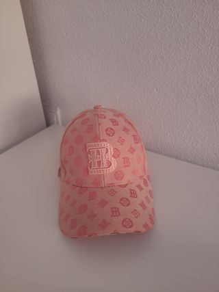 Gorra rosa estampada