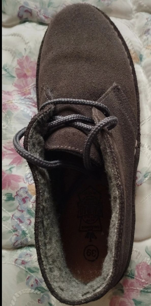 Botas ante forradas. Gris, talla 39. "Carapijas"