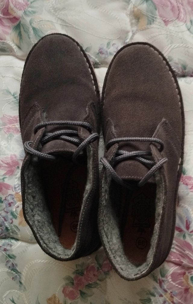 Botas ante forradas. Gris, talla 39. "Carapijas"