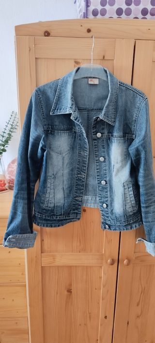 Cazadora vaquera Bershka M azul