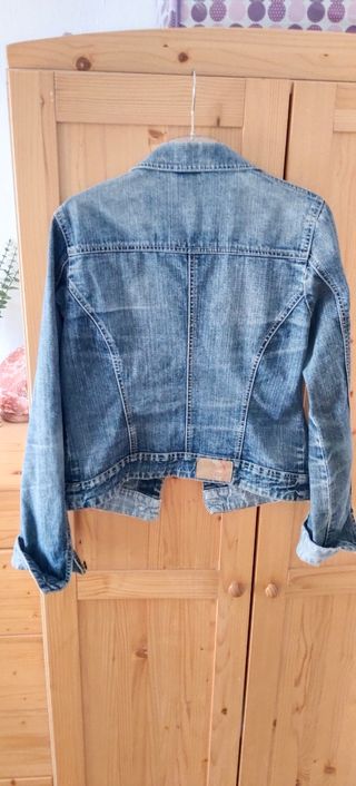 Cazadora vaquera Bershka M azul