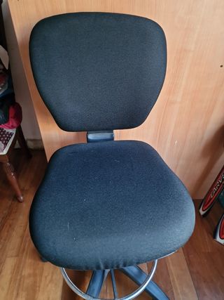 Silla oficina giratoria negra