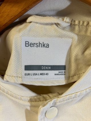 Chaqueta bomber Bershka beige