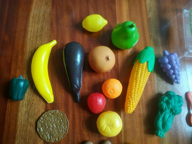 Comida juguete: Frutas, verduras, sartén y varios