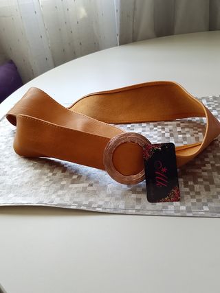 Cinturón marrón dorado