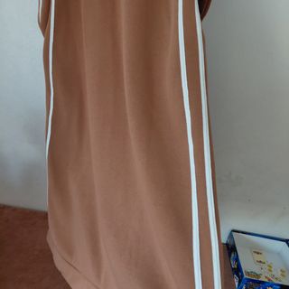 Sudadera Adidas marrón