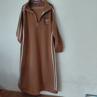 Sudadera Adidas marrón