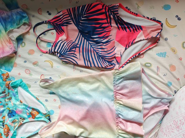 Bañadores niña (6-8)