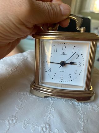 Reloj despertador Trento dorado