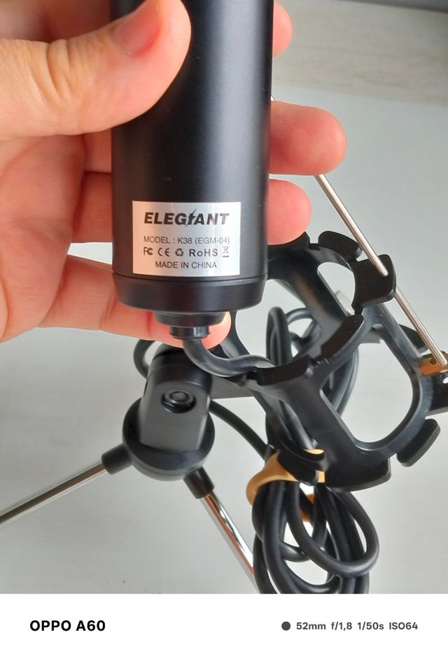 Micrófono de mesa elegante