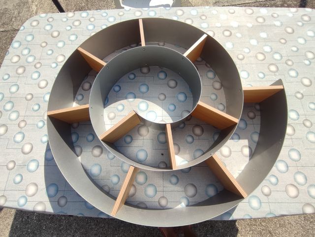 Scaffale a spirale metallo-legno