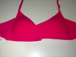 Bikini magenta de Calzedonia.