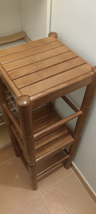 Taburetes madera marrón - 2 uds - 10€ los dos