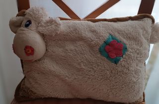 Cojín peluche oveja beige