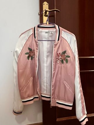 Bomber Stradivarius rosa talla S