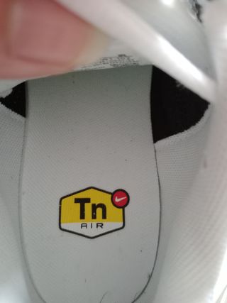 Zapatillas Nike Air Max Plus TN - Blanco y Negro
