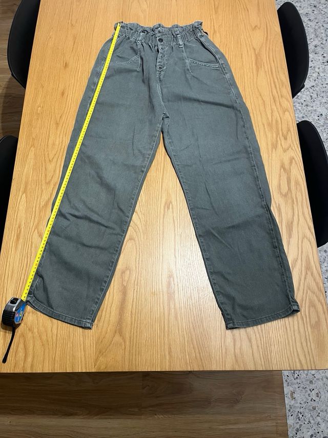 Pantalones cropped Mango grises mujer