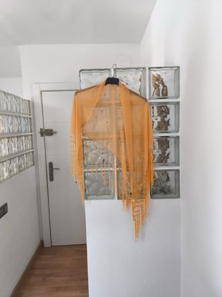 Mantón flamenco naranja, hecho a mano