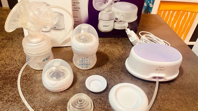 Sacaleches Philips Avent + 2 biberones