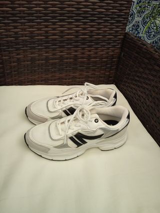 Zapatillas Pull&Bear blancas y negras nº39
