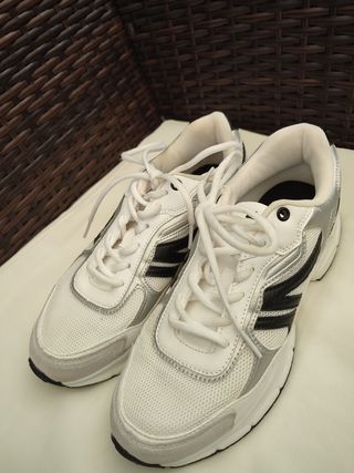 Zapatillas Pull&Bear blancas y negras nº39