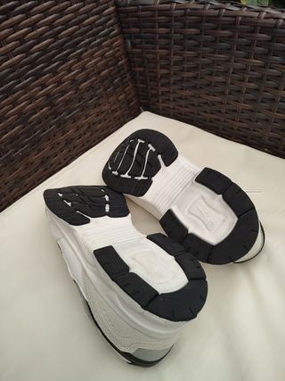 Zapatillas Pull&Bear blancas y negras nº39