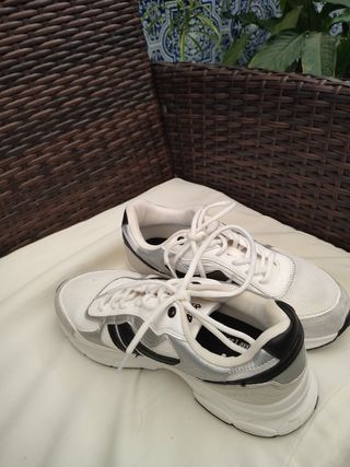 Zapatillas Pull&Bear blancas y negras nº39