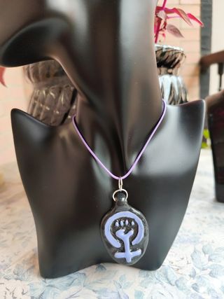 Collar feminista | símbolo mujer